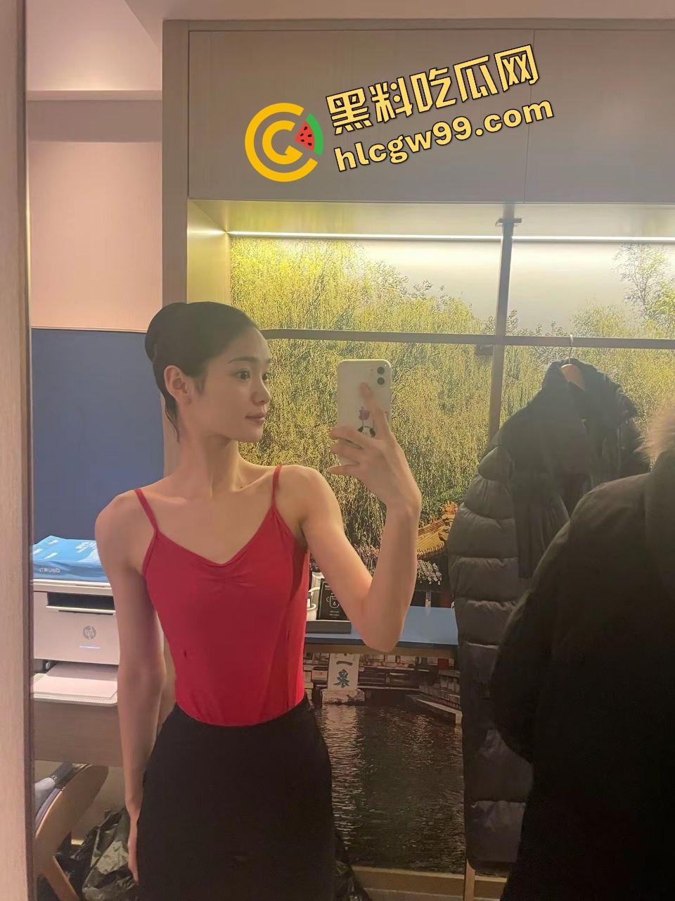 山东青年政治学院舞蹈生【张良贝】上岸后发泄欲望约大哥母狗般舔鸡，肛塞后入猛怼！独家曝光流出！  第4张