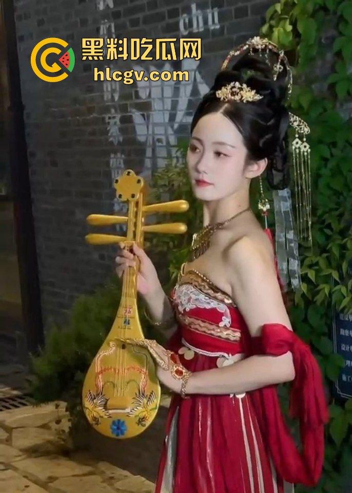 剧本杀邂逅极品汉服爱好者【李宜贞】！酒店调教骚到飞起，各种羞辱竟然越玩越爽！  第2张