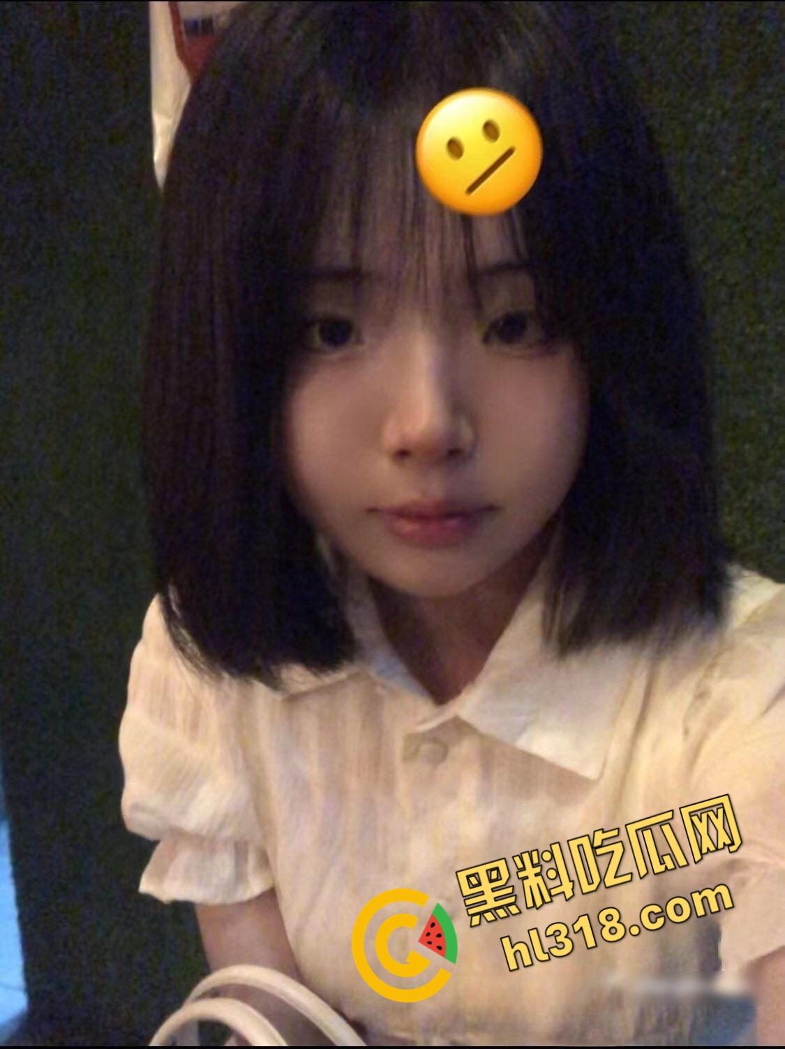 山西运城学生妹【陈茹茹】，懵懂清纯JK少女，看到18cm大屌眼睛都亮了，跪在地上口交满满的征服感 !  第2张