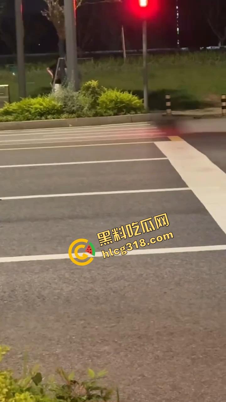 苏州石湖抓奸，小姑子偷情姐夫当街喊老公，亲姐怒吼开撕你喊得真顺嘴啊！  第8张