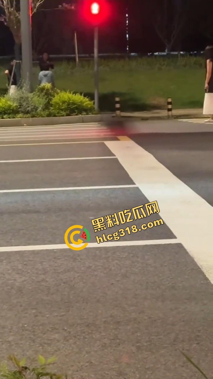 苏州石湖抓奸，小姑子偷情姐夫当街喊老公，亲姐怒吼开撕你喊得真顺嘴啊！  第9张