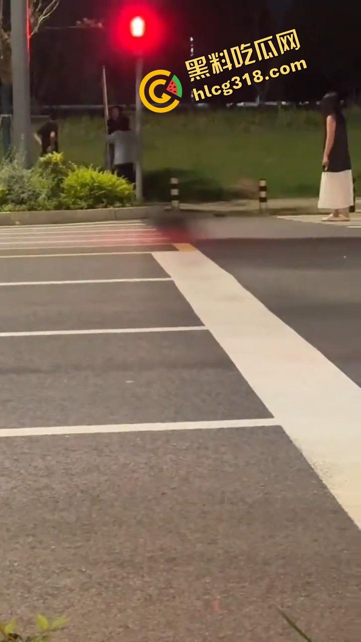 苏州石湖抓奸，小姑子偷情姐夫当街喊老公，亲姐怒吼开撕你喊得真顺嘴啊！  第10张