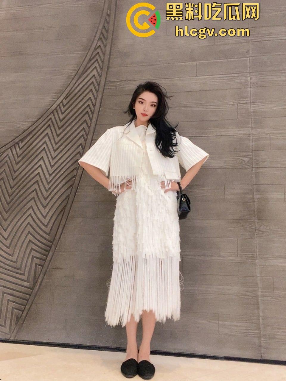 瓜友投稿日单位同事【尤文君】，真实颜值与美颜对比！这换头术真敢用！  第1张