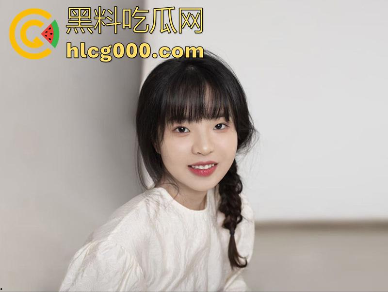 湖南医专母狗【谢妹妹】，大奶翘臀极品学生妹，上了大学放飞自我，约炮体育生学长，自慰视频曝光！  第1张