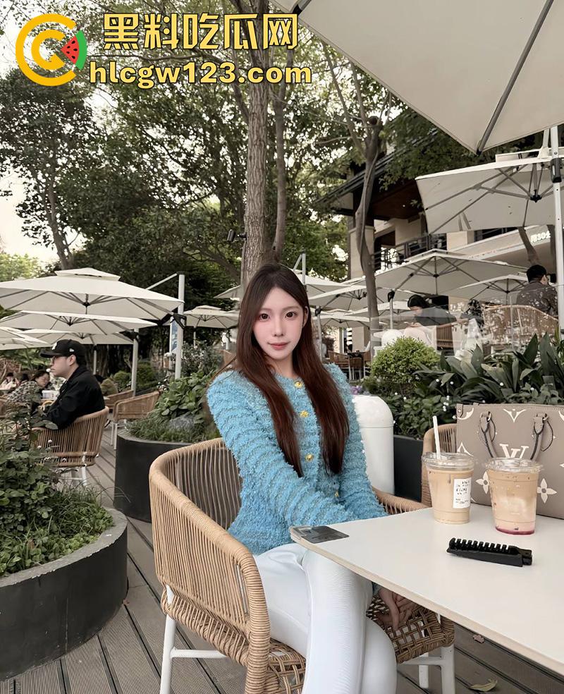 包臀裙长腿黑丝母狗，背着男友酒店约炮，结果被大神下春药，现场发骚激情啪啪，开裆黑丝好诱惑！  第3张