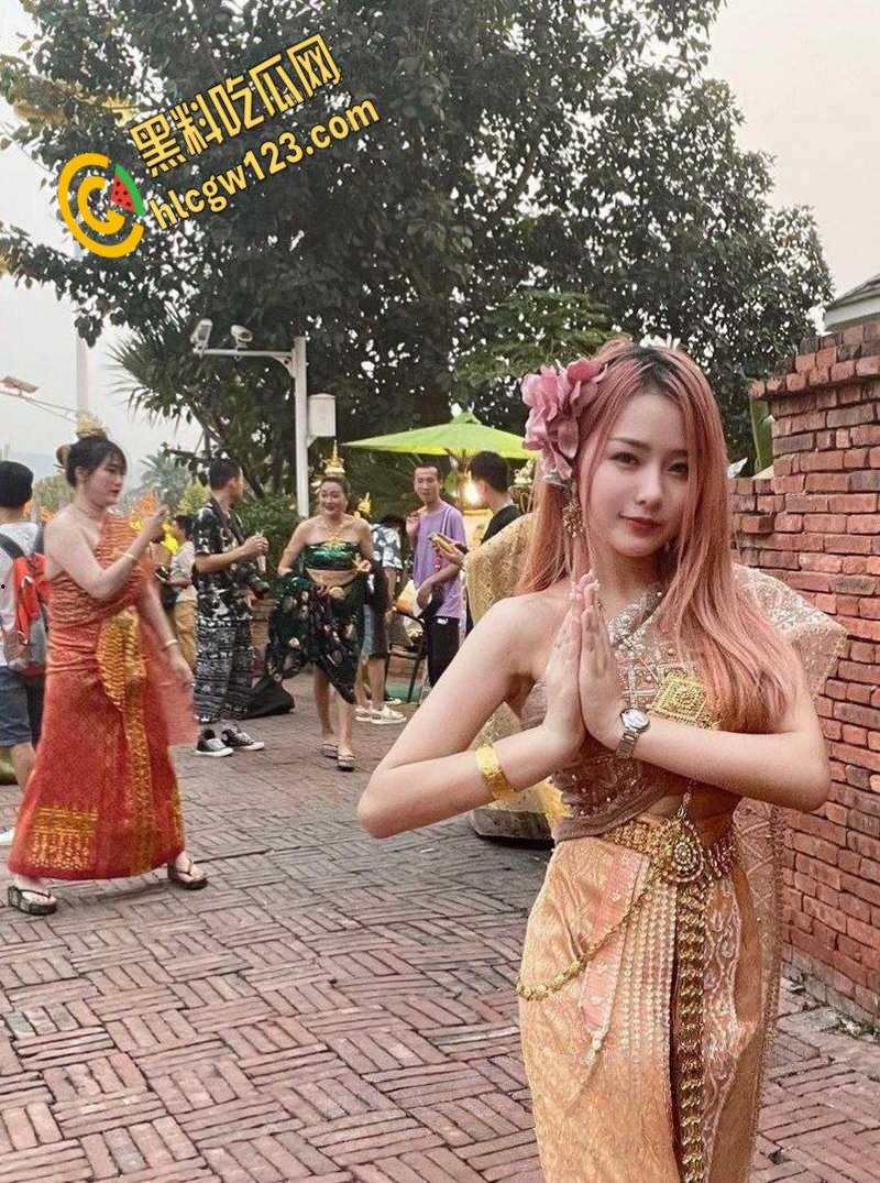 深圳极品高颜值母狗，口爆吞精扩阴器里尿尿，盛满尿液的阴道简直太淫荡了！  第1张