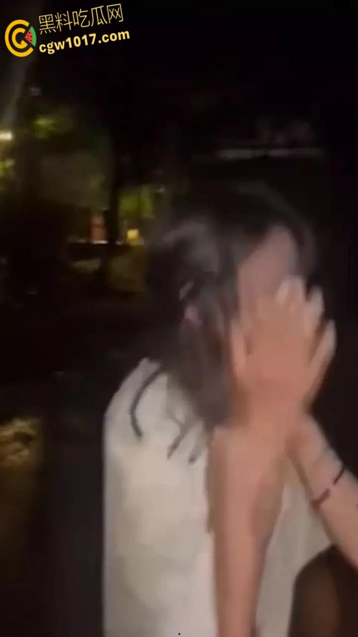 汕头潮南两英镇一学生妹被精神小妹，脱衣霸凌狂扇巴掌后，想不开跳河，死都不怕却不敢反击，太可悲！  第7张
