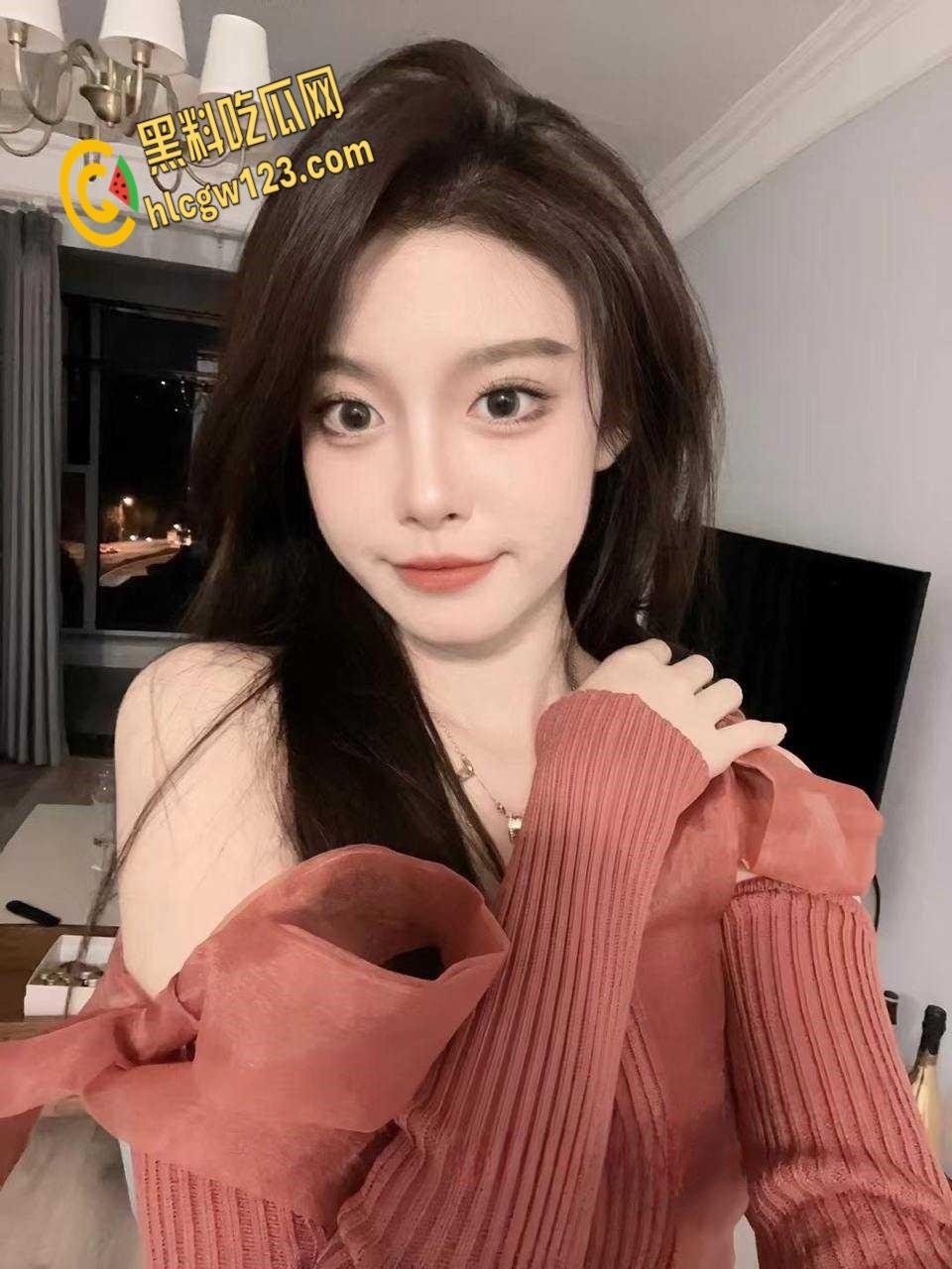 天津传媒学院舞蹈生【董诗姮】，全校知名的校鸡，拜金女和金主爸爸性爱视频！  第3张