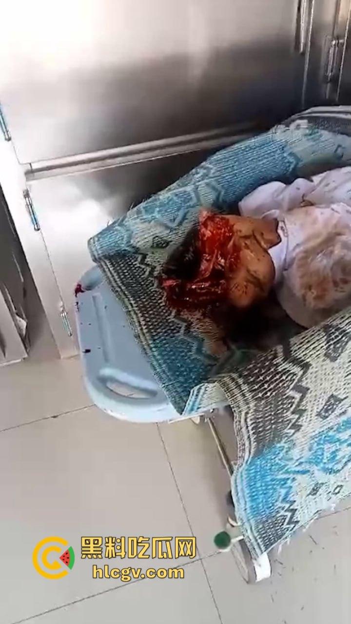 印尼惨烈车祸真实影像惨不忍睹 两人命丧车轮身首分离  胆小慎入 第9张