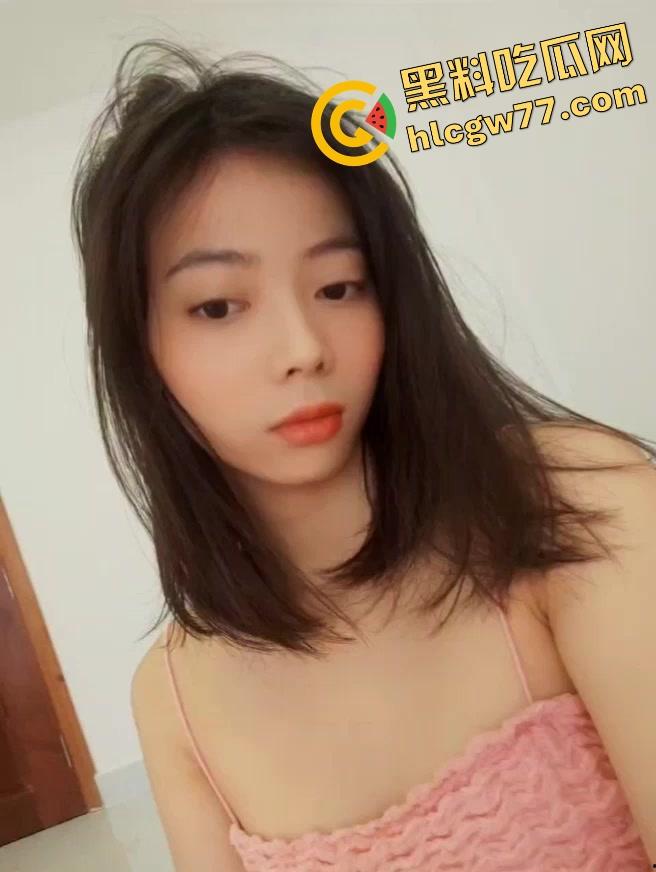 你在看PPT她在吃棒子，东南亚小留学生【孙雨敏】反差成精，天天跪着叫爸爸求内射  第1张