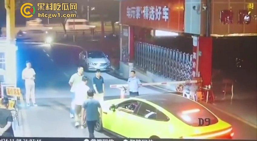 广东领克车主停车费扯皮装逼，拦车羞辱结果被二五仔倒车直接撞飞！全程自作自受！  第4张