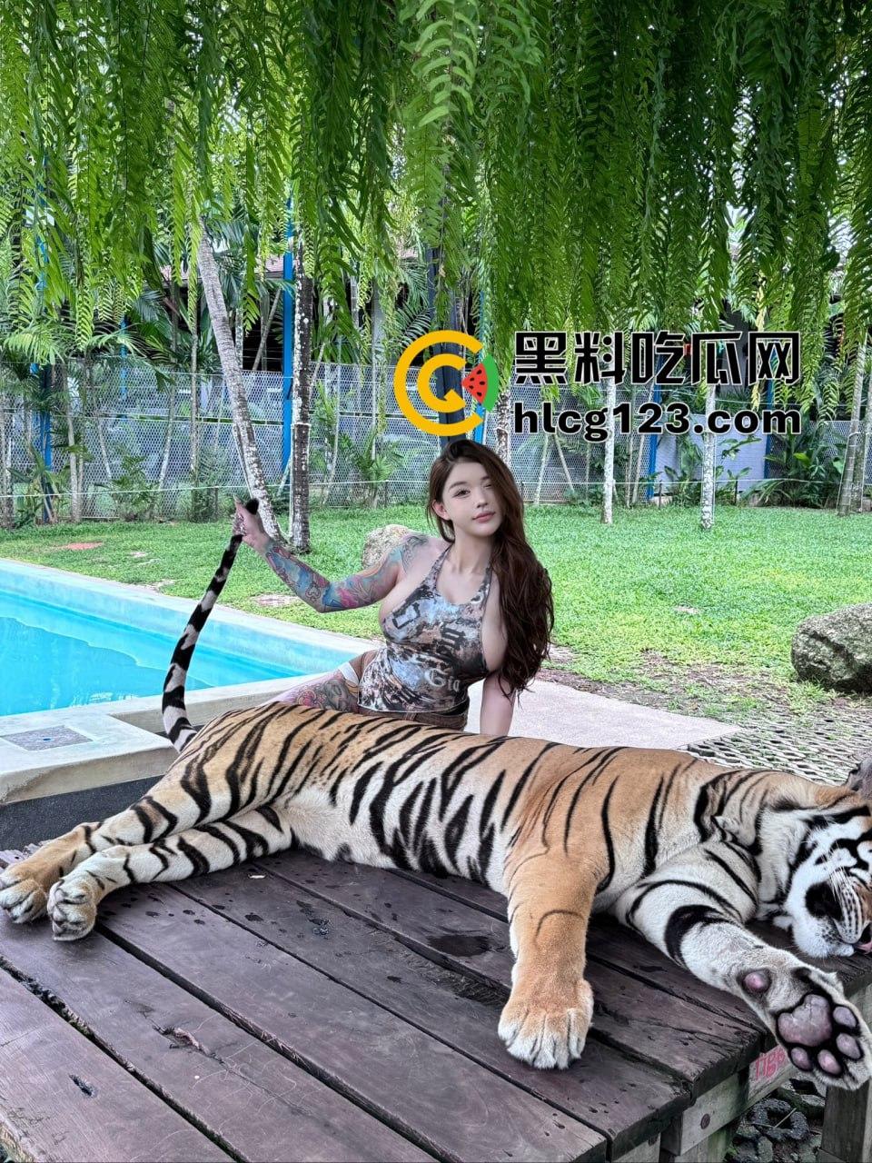 福利鸡希希Gina爆出9月新作！巨乳肥臀颜值炸裂，BUT这可是TS，接受得了再看！  第10张