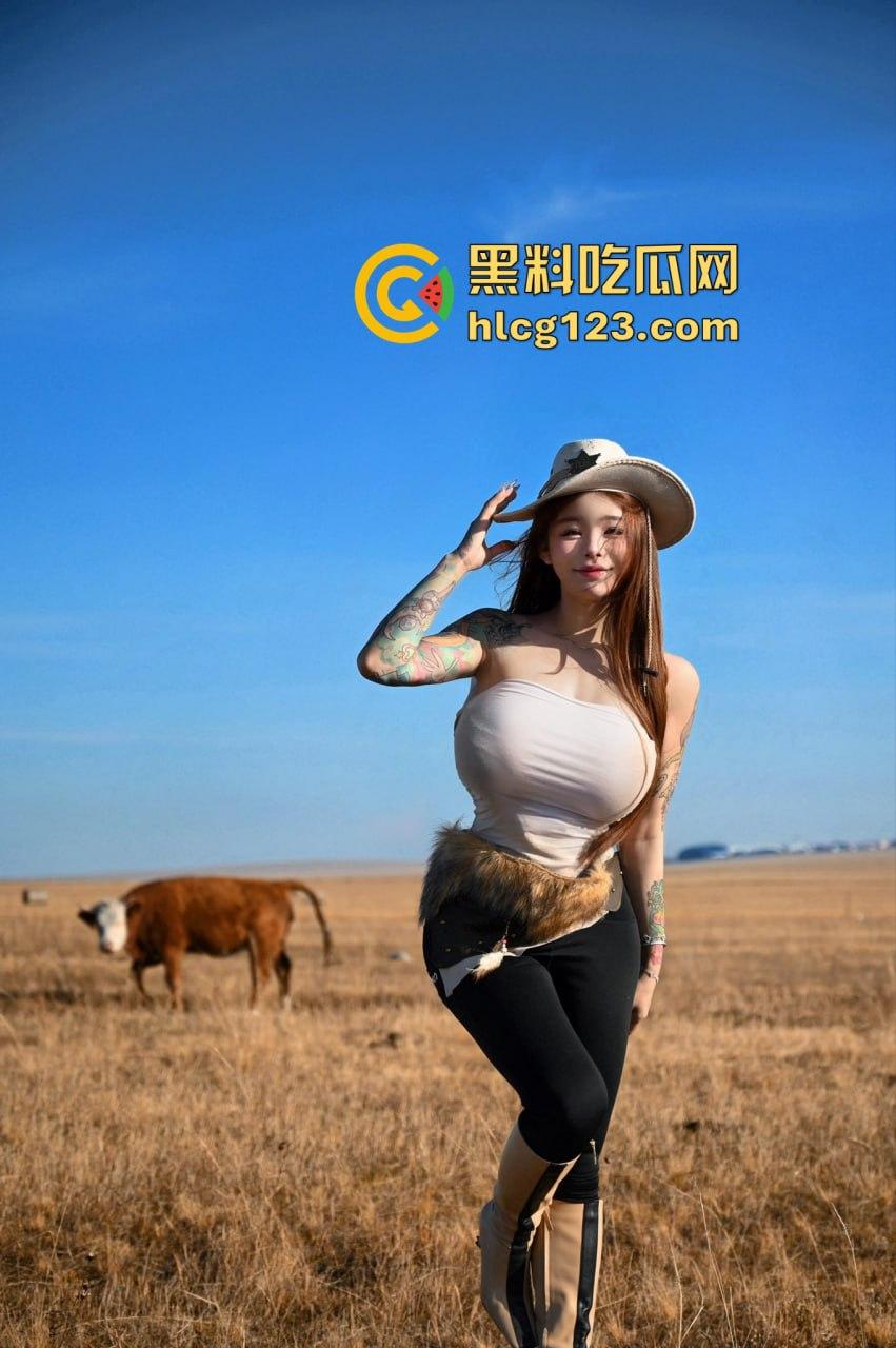 福利鸡希希Gina爆出9月新作！巨乳肥臀颜值炸裂，BUT这可是TS，接受得了再看！  第20张