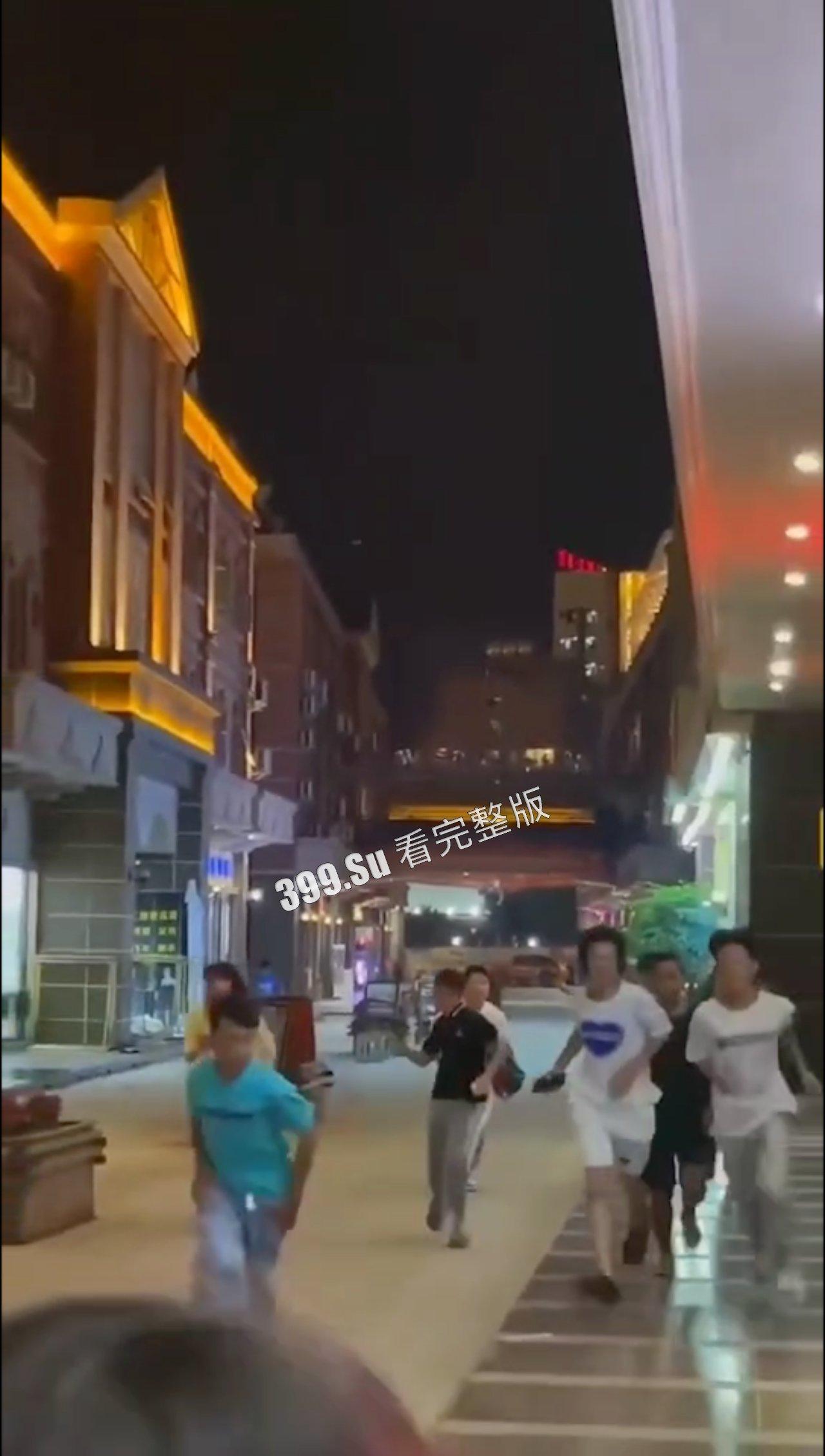 缅甸 果敢老街 真人吃鸡 当街枪战 传闻是白家和魏家  第5张