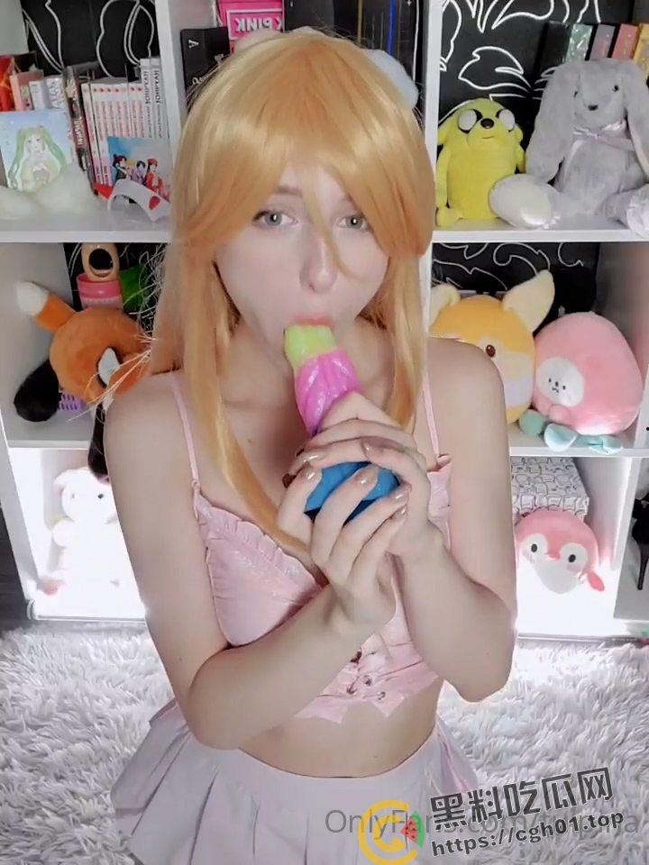 顶级洋马！OF超高人气福利姬【tulpina】嫩到逼毛都是白的 第二弹  第3张