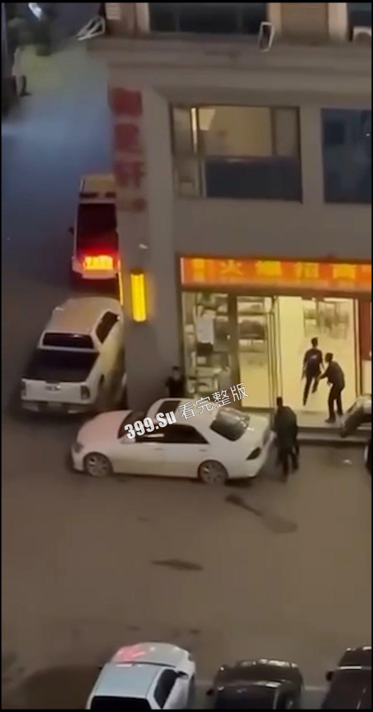 缅甸 果敢老街 真人吃鸡 当街枪战 传闻是白家和魏家  第10张