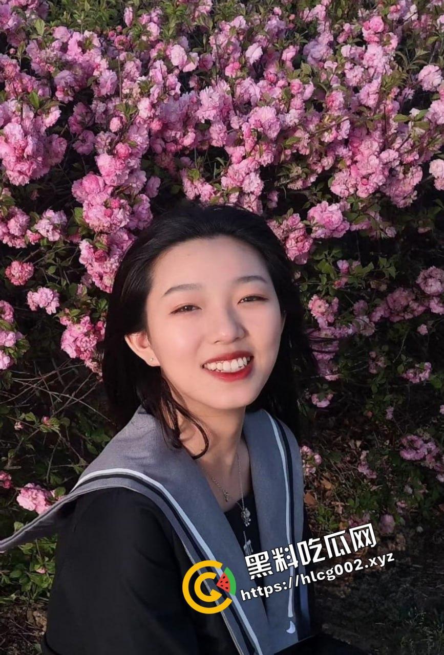 毕业回学校领毕业证 前女友开房勾引我说要打一发毕业炮庆祝一下！  第2张