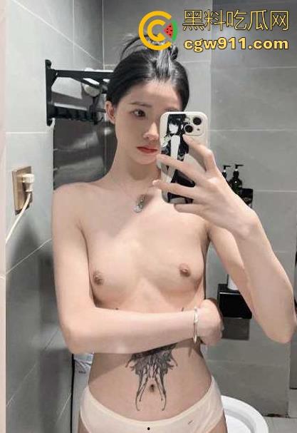 极品网红【桃夭夭】性感丝袜秀福利曝光，高颜值极品身材完美漏逼，小臀部翘得高高的，露出大屁股大长腿拍照！  第8张