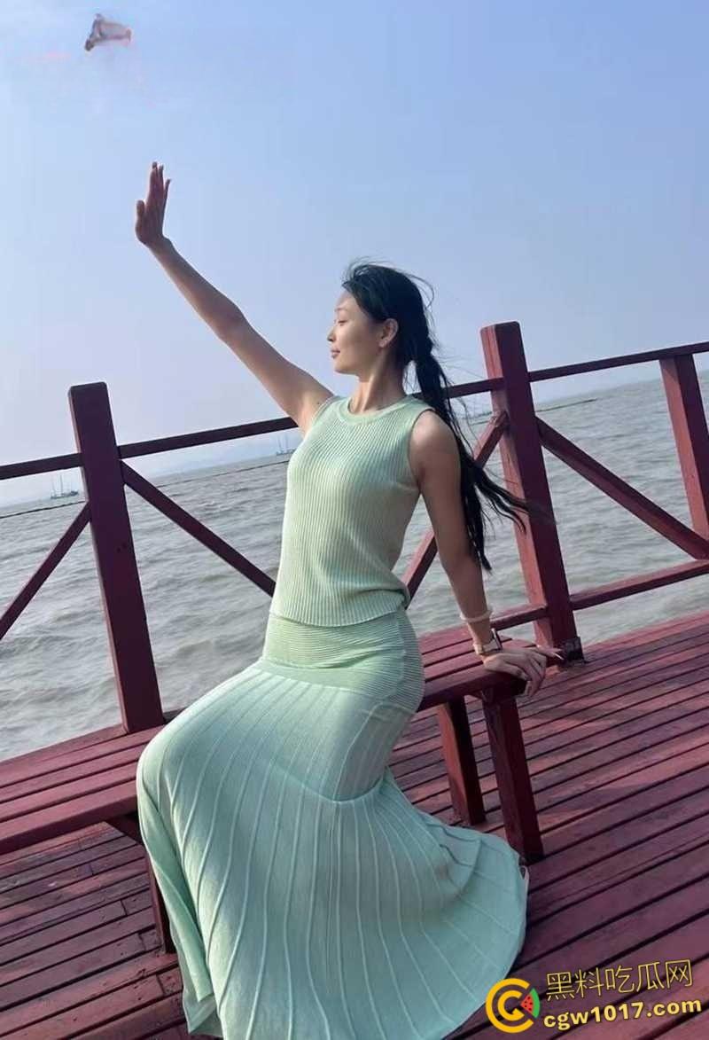 浙江海洋大学校花【王云】，不雅视频遭前男友曝光，翘臀调教写满淫语，主动塞屌被后入爆操，堪称极品精盆！  第4张