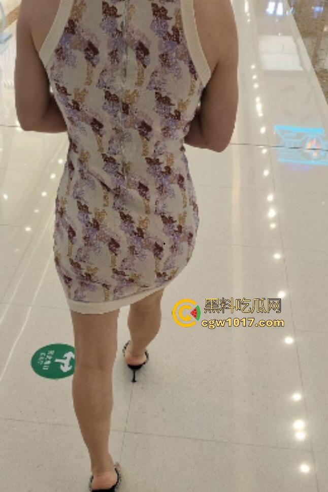 海角大神大专毕业无所事事，在家胶带捆老妈双手，黑丝撕烂压床强奸，熟妈小腿狂踢儿子屁股还被内射！  第1张