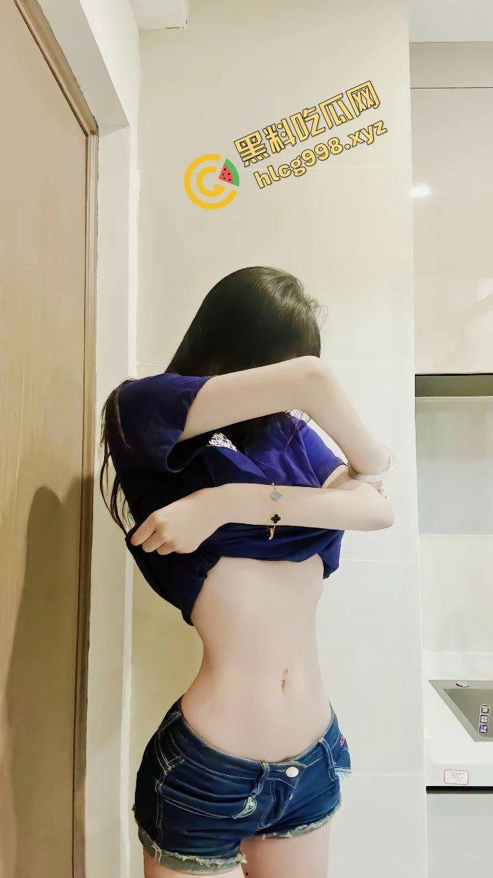 抖音小蛮腰骚逼『小冻狸』中国传媒大学最细之腰 校外被大哥看上 约操酒店后入 独家流出！  第5张