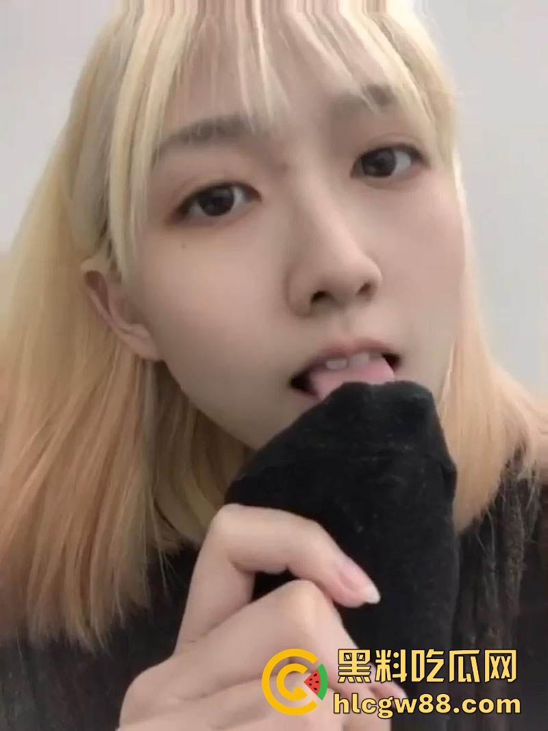 山西清纯反差婊大学生【林可婷】裸足诱惑私拍流出，M属性母狗自调教捆绑绝活，裸足诱惑让你射！  第1张