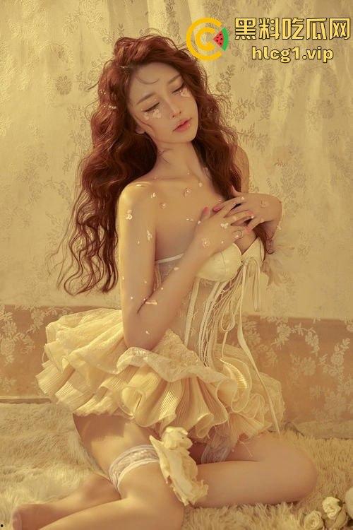 中国超模『裴希西』与富二代男友异国裸聊视频曝光！全球超模大赛上海冠军私密调情画面流出！  第3张