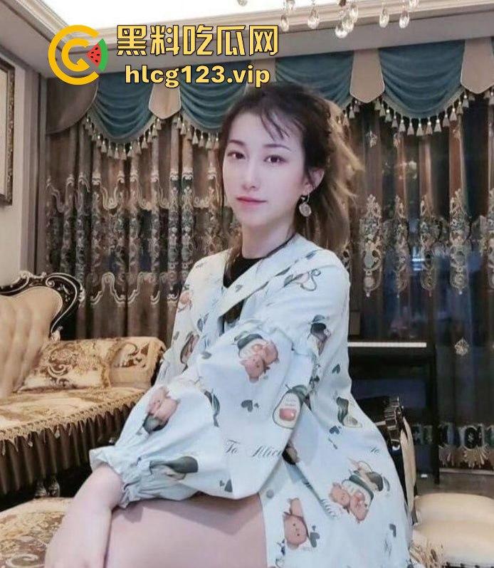 北京市西城区少妇【张雪】私拍流出！肥臀掰开无毛虎逼一览无遗，疯狂抽插淫叫连连！  第7张