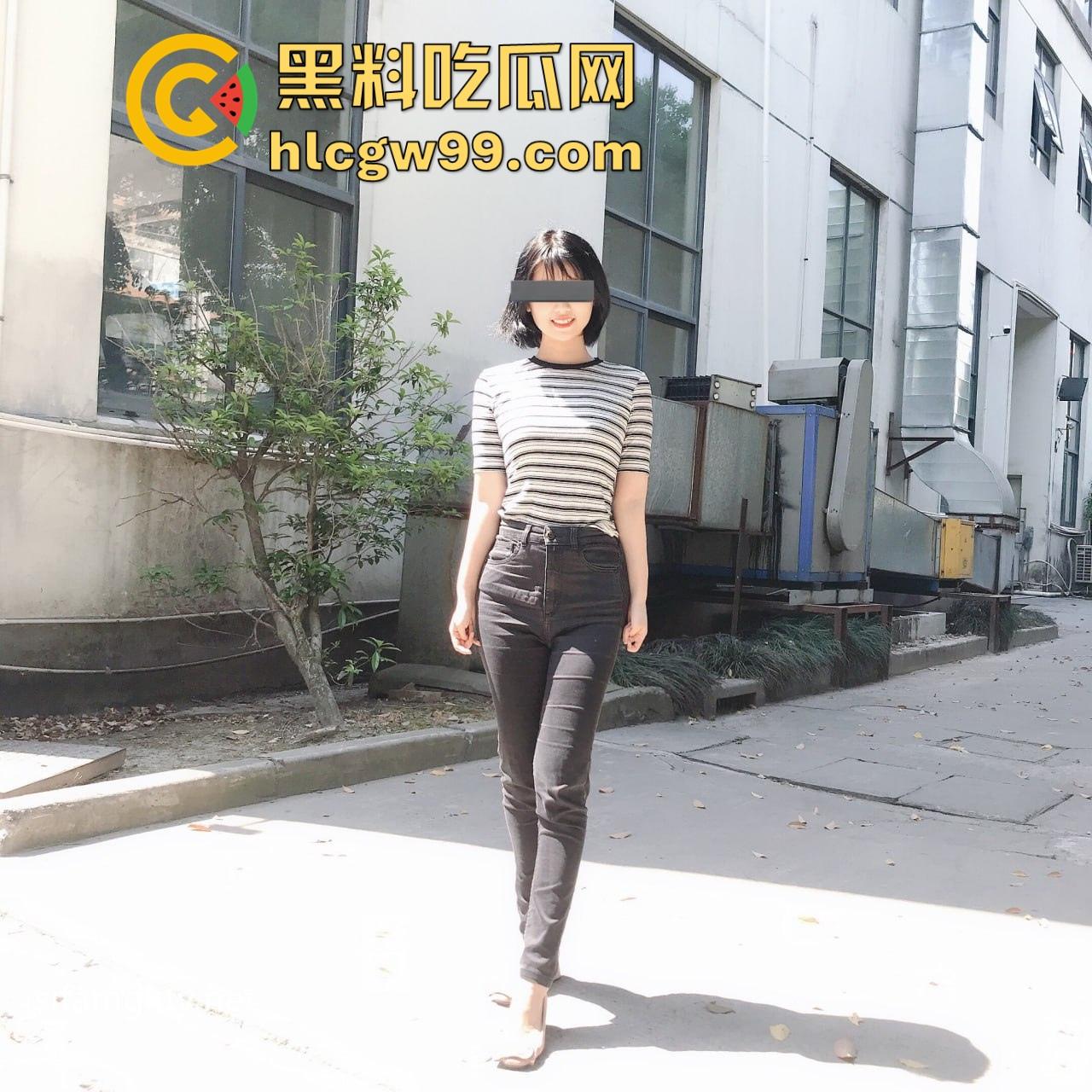 云盘高质露脸泄密！青岛某公司高管【吴美霞】露脸性爱自拍曝光，清爽干练短发美女，骑乘反差很有撸点！  第1张