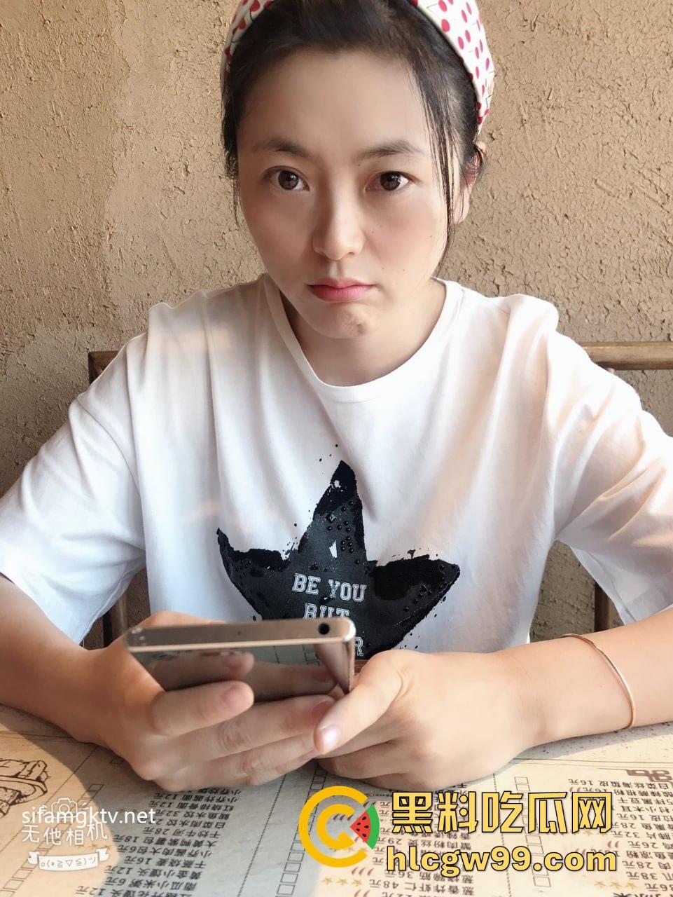 云盘高质露脸泄密！青岛某公司高管【吴美霞】露脸性爱自拍曝光，清爽干练短发美女，骑乘反差很有撸点！  第2张