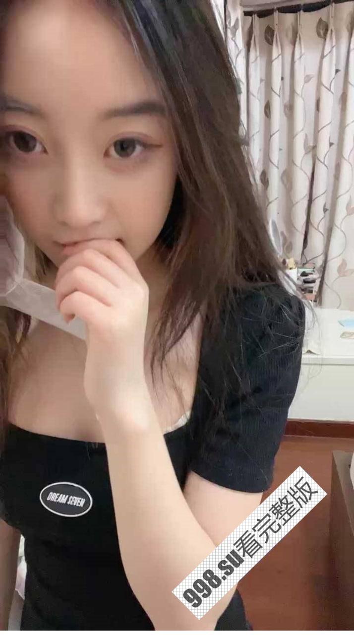 高颜值小姐姐极致诱惑！新道具 20CM 假屌抹上润滑油插入骚穴 翘起美腿掰穴摆弄！  第2张