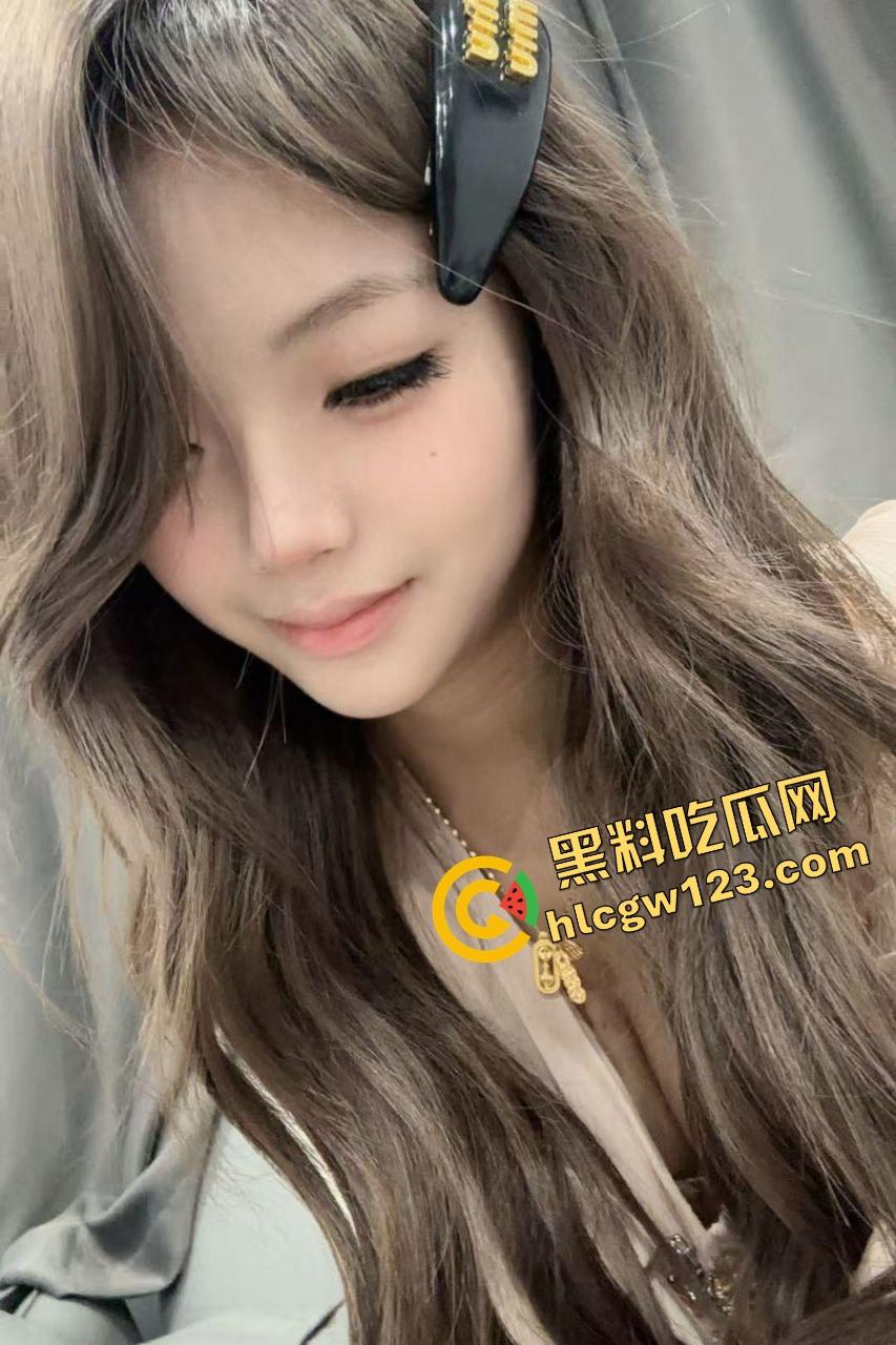 这次不是灌精了是灌奶茶 珍珠奶绿全都倒进逼里搅 吸管一插直接喝 甜到发骚羞耻感爆表！  第3张