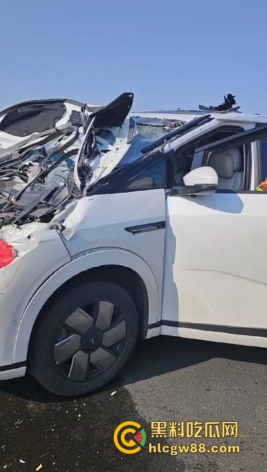 广东小鹏智驾直接失智，高速接管30码直接撞上故障车，气囊都不弹，NGP一夜变NG死？  第11张