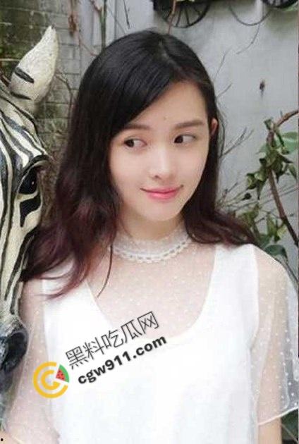 海角大神姐弟乱伦！姐姐收拾房间，弟弟的硬肉棒对着肥美的翘臀疯狂输出，姐姐潮喷不止！  第2张