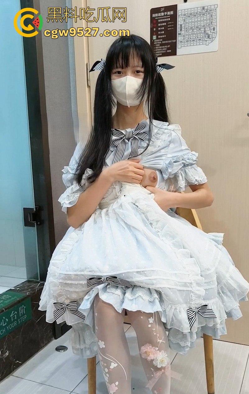 可爱洛丽塔少女【软软兔】性爱视频流出，蕾丝吊袜勾勒完美曲线，翘臀高抬激情后入，化身反差尤物！  第1张