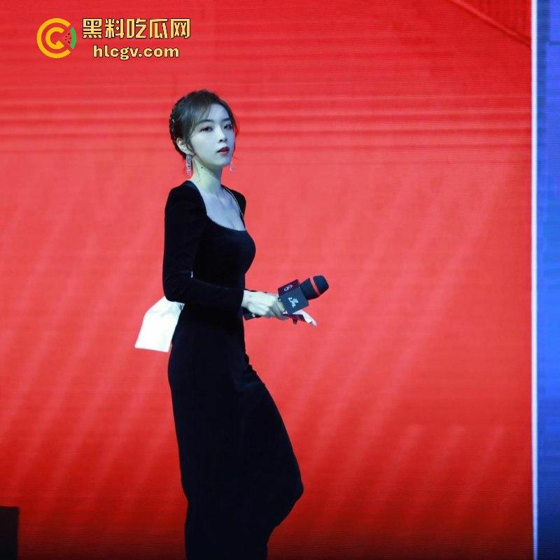 英雄联盟官方主持人【余霜】思想开放其本人是特别骚的反差婊 口交视频流出速看！  第12张