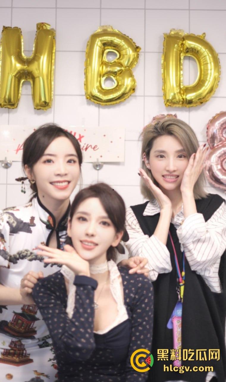 英雄联盟官方主持人【余霜】思想开放其本人是特别骚的反差婊 口交视频流出速看！  第23张