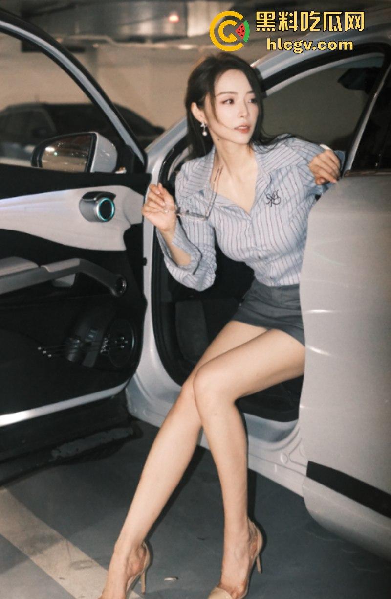 英雄联盟官方主持人【余霜】思想开放其本人是特别骚的反差婊 口交视频流出速看！  第30张