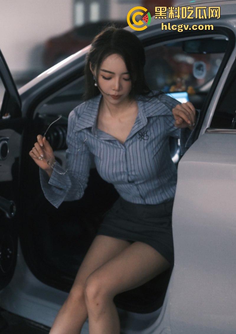 英雄联盟官方主持人【余霜】思想开放其本人是特别骚的反差婊 口交视频流出速看！  第33张