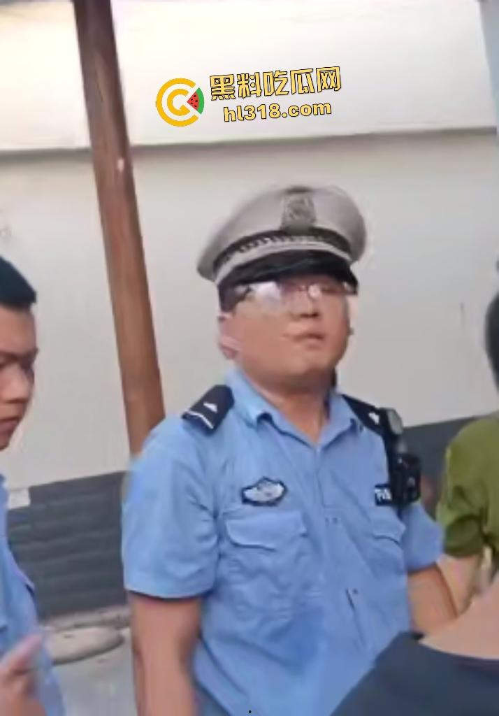 50岁男子因无证骑摩托被6名交警追家里，辣椒水警棍活活打死，家人直接在旁边盖头布烧香！  第3张