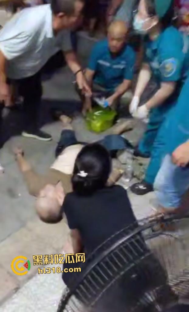 50岁男子因无证骑摩托被6名交警追家里，辣椒水警棍活活打死，家人直接在旁边盖头布烧香！  第5张