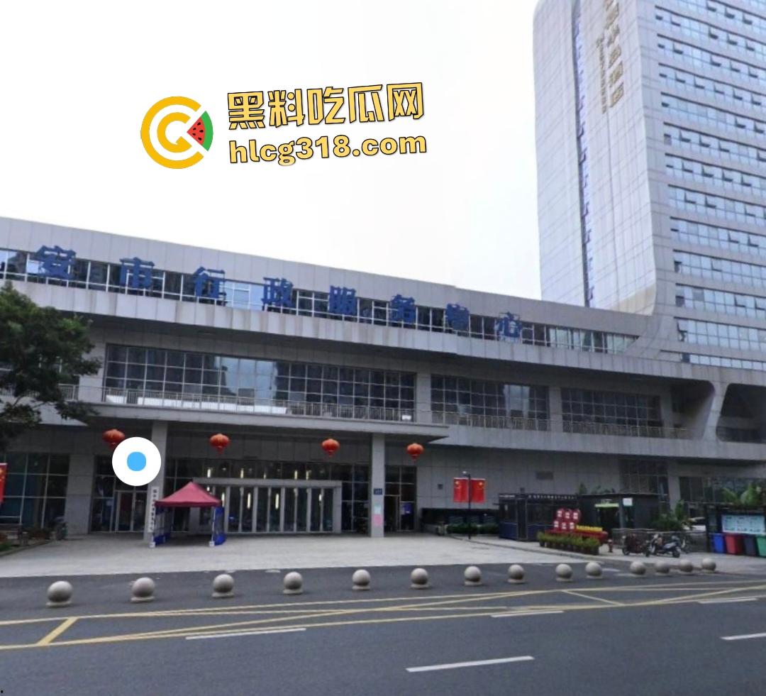 温州瑞安市政府服务中心自焚惨剧！男子因拆迁补偿不公绝望点火，保安狂灭火最后救出一具干尸！  第3张