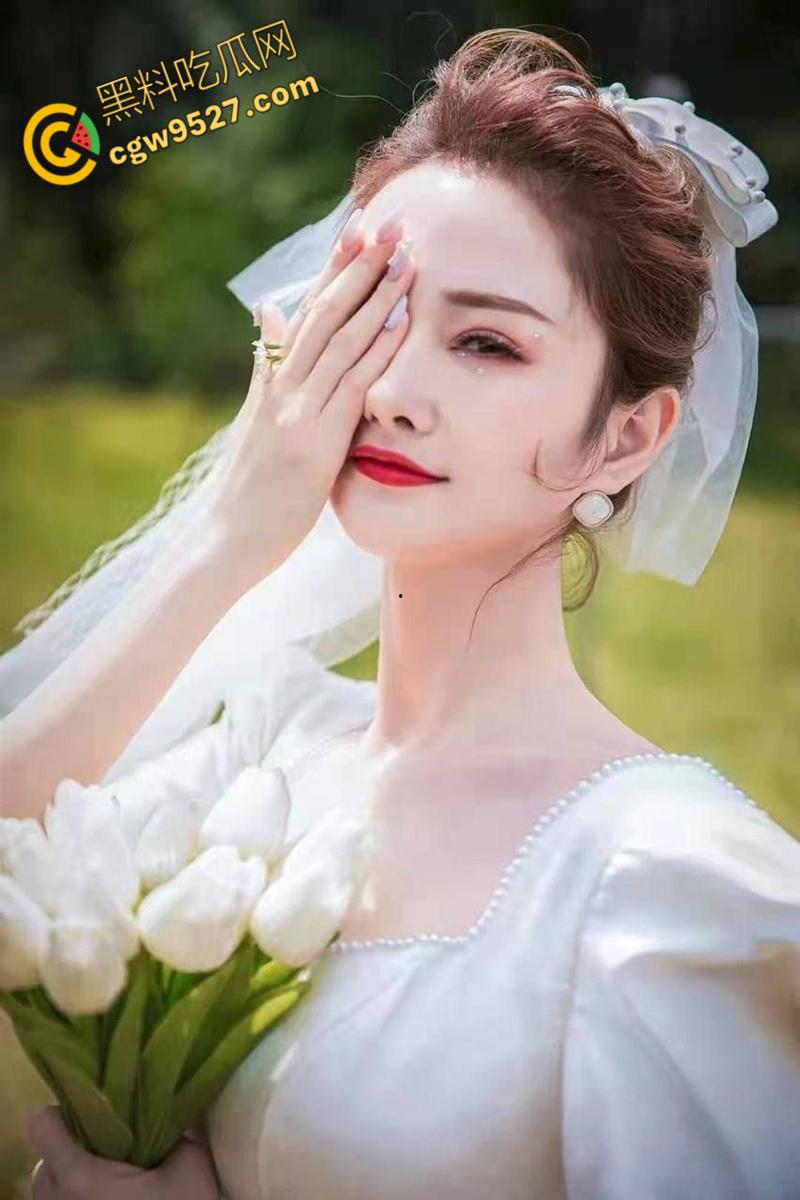 沈阳芒果不动产【沈佳润】，饥渴少妇碰上无能老公，私下约炮一对二激情3P，前后夹击爆操内射 ！  第3张