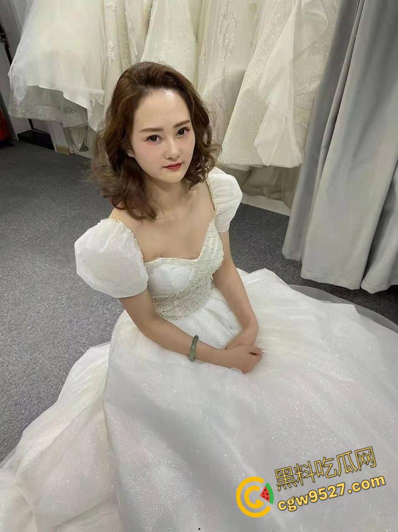 沈阳芒果不动产【沈佳润】，饥渴少妇碰上无能老公，私下约炮一对二激情3P，前后夹击爆操内射 ！  第4张