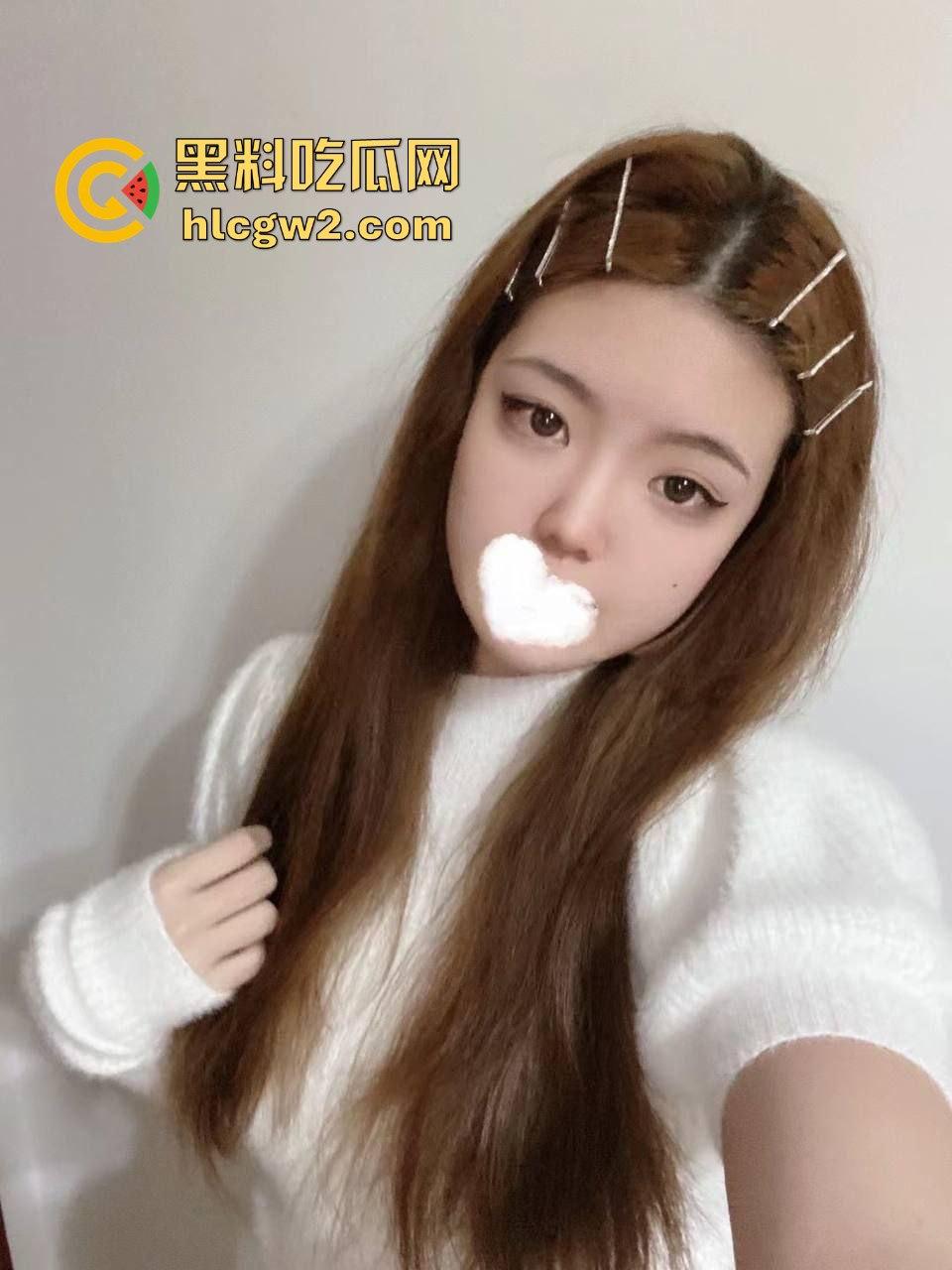 安徽骚气小妖精『唐悦心』 毛衣配肥臀腿又细又长，撅着出水得粉嫩鲍  肥臀一撅坐脸杀，男友直接沦陷！ 第17张