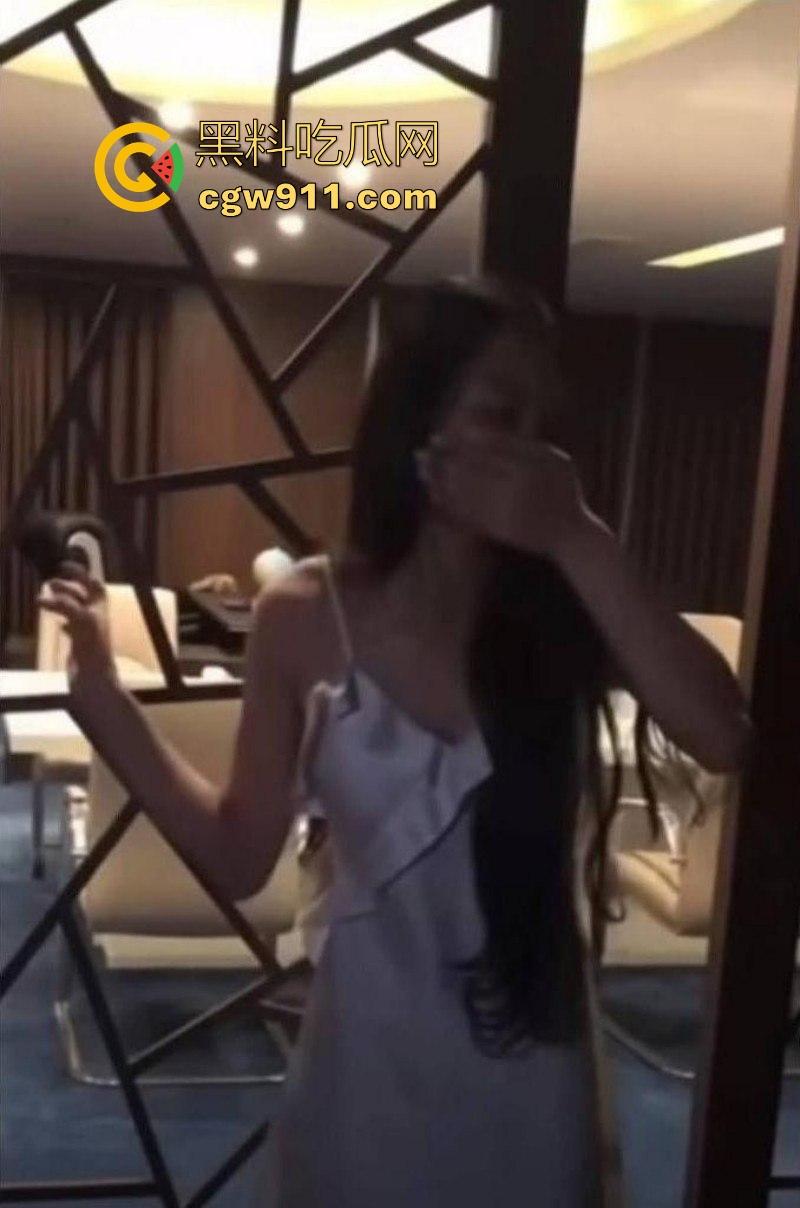 泰国榴莲富豪家门丑闻，儿子出轨后重金悬赏小三，得3万泰铢仅需一巴掌，折合人民币6500多元！  第4张