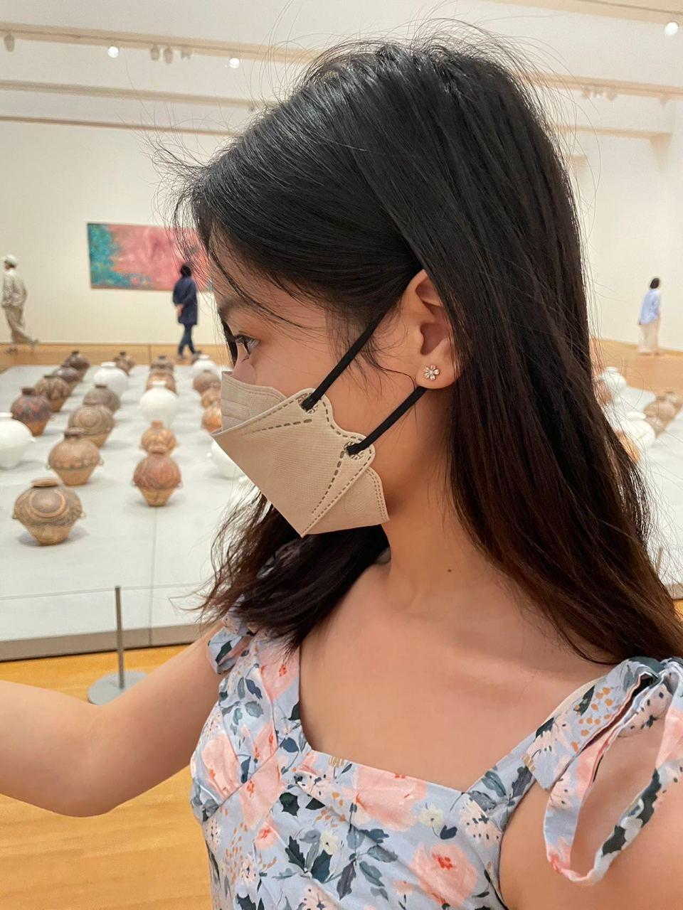 香港珠海学院 杨璐 脚踏五条船 香港内地两地卖逼 被同学发现直接送炮 自拍视频流出！  第4张