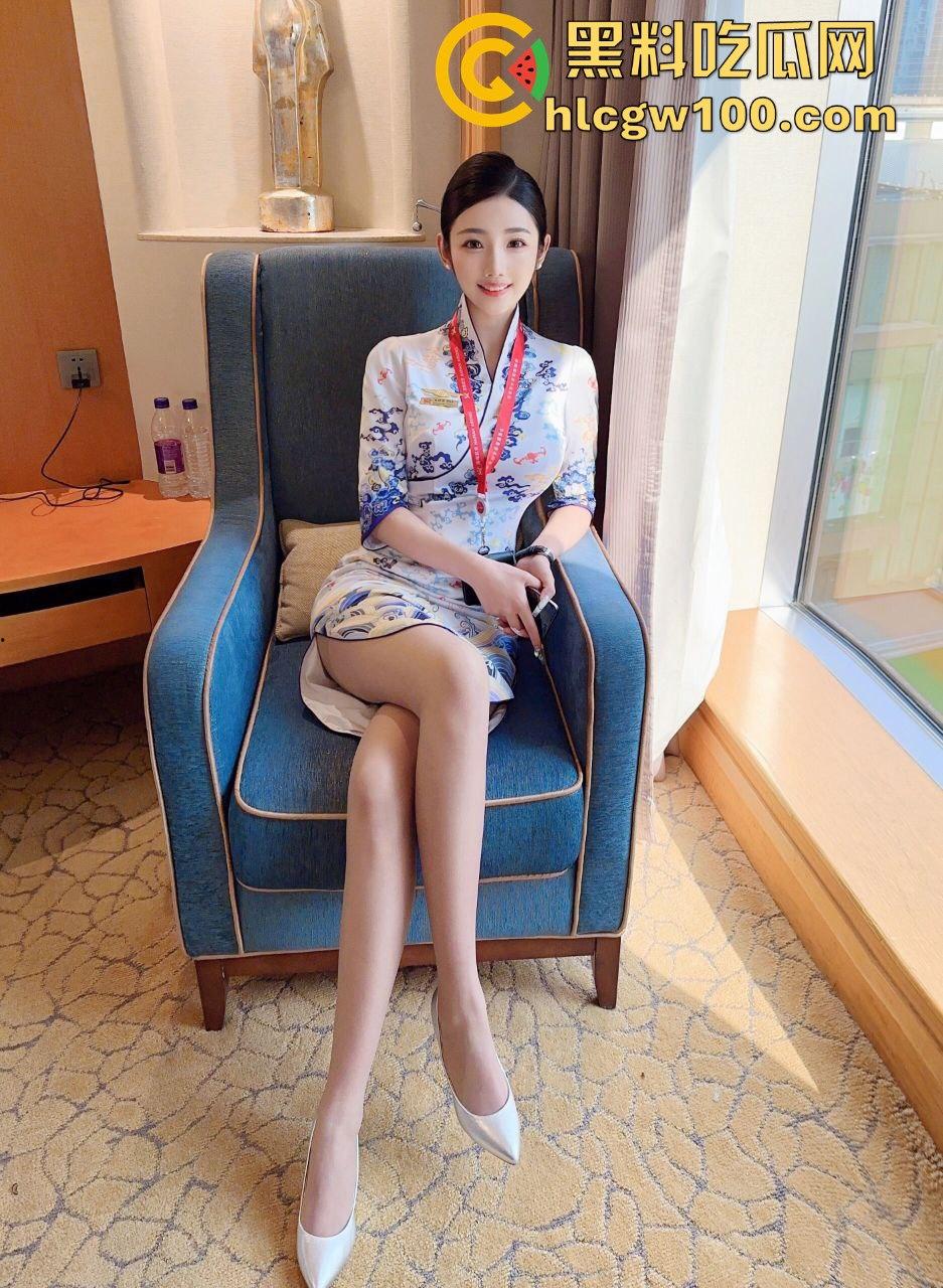 上海恋足癖老哥包养空姐只为玩脚，骚气空姐美脚喂蛋糕，老哥不日逼只玩脚，难言之瘾让人看傻！  第7张