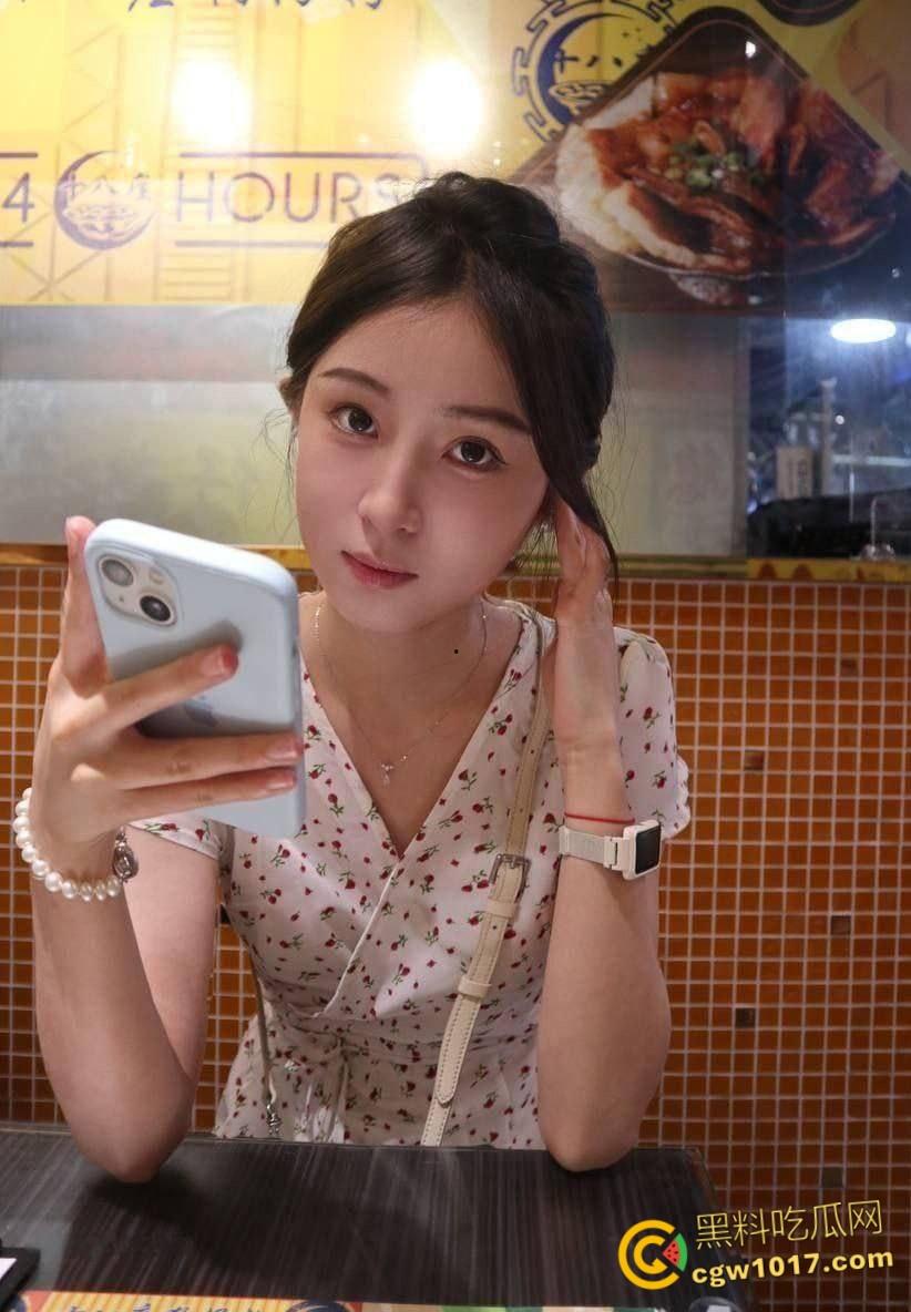 黑龙江高颜值反差婊【赵丽娜】被金主调教成母狗，黑丝乳夹跪爬深喉吞精画面骚到极致！  第2张