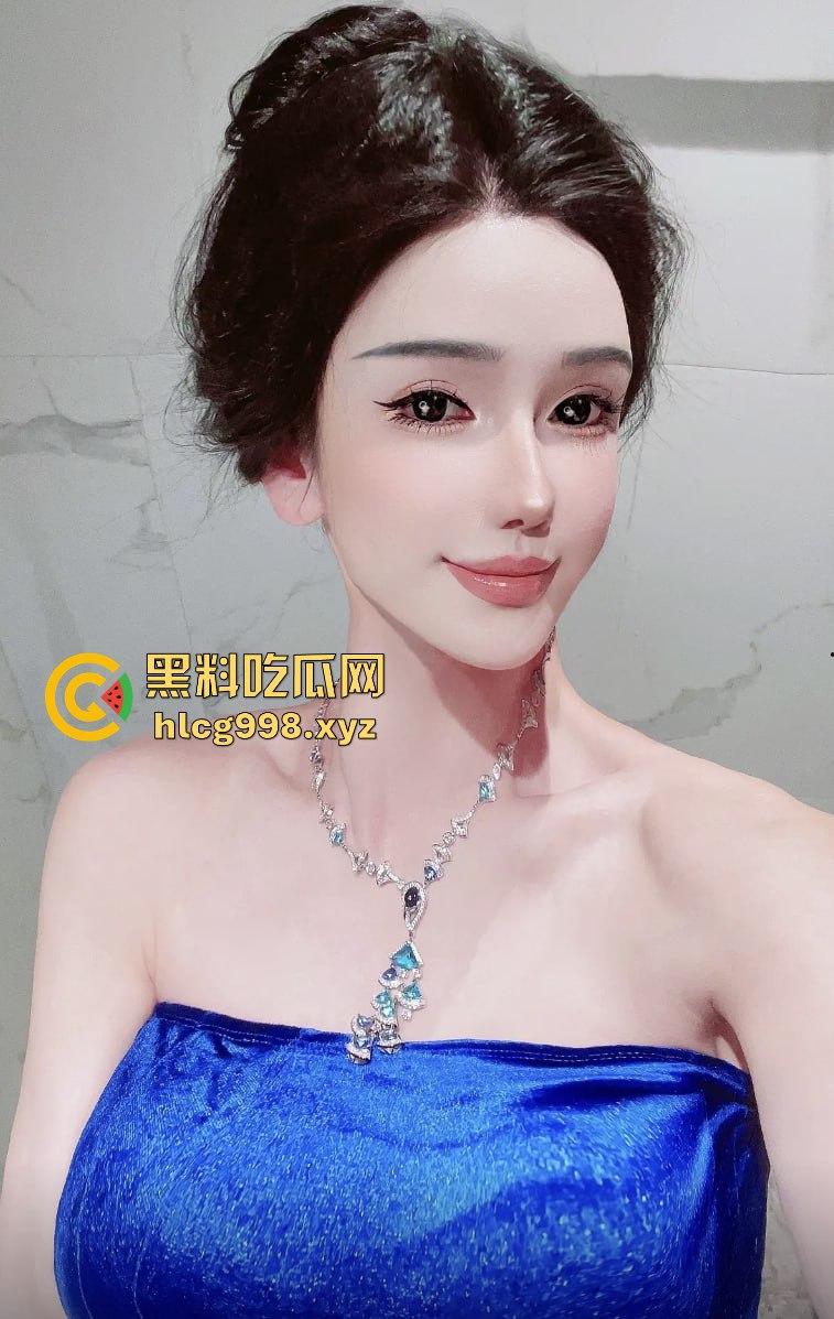 抖音网红【顾灵曦】翻车！全身科技制造，300块加微信，卖衣服是假，给钱就能草！  第4张